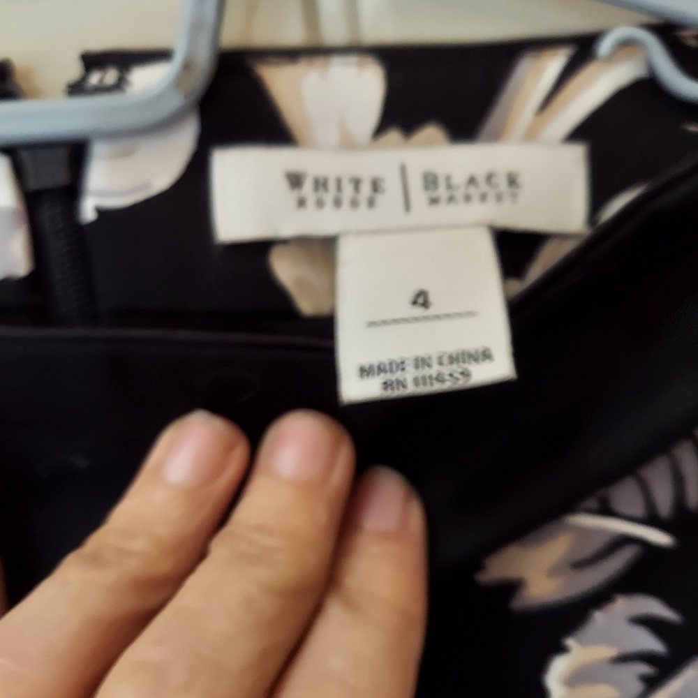 Size 4 white house black market skirt